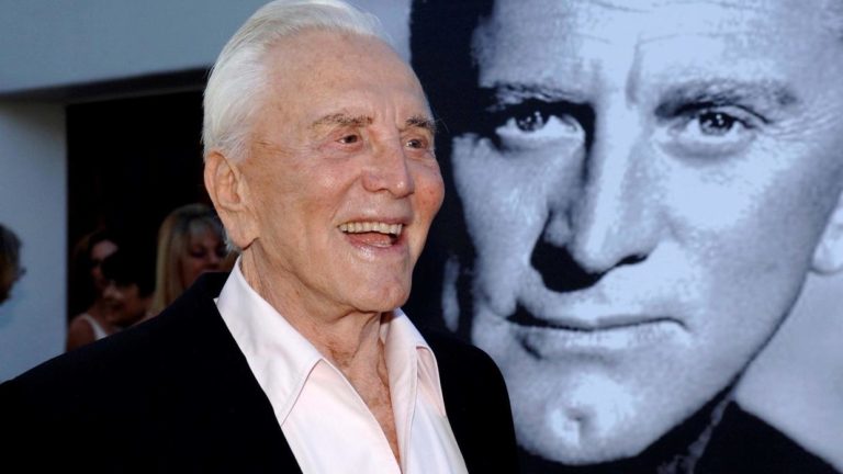 2020-02-05T234420Z_1665833259_RC2NUE9939DJ_RTRMADP_3_PEOPLE-KIRK-DOUGLAS