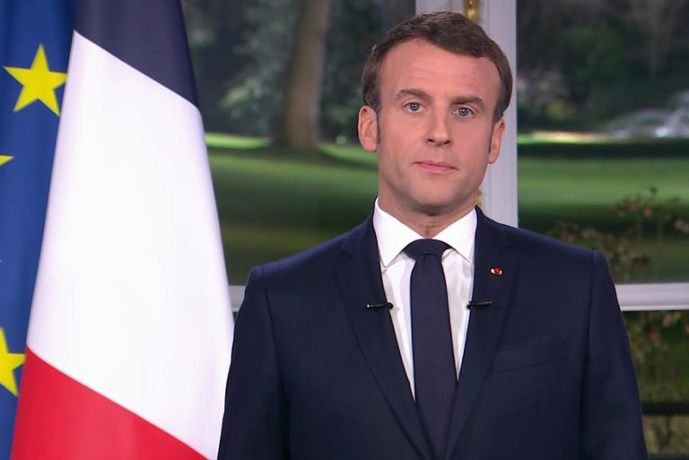 7799810868_emmanuel-macron-prononce-ses-voeux-aux-francais-le-31-decembre-2019