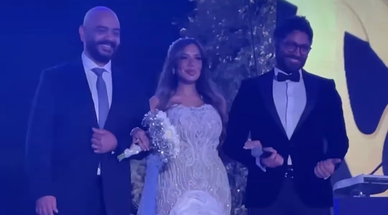 Tamer Hosny au mariage de l'une de ses fans - Polture
