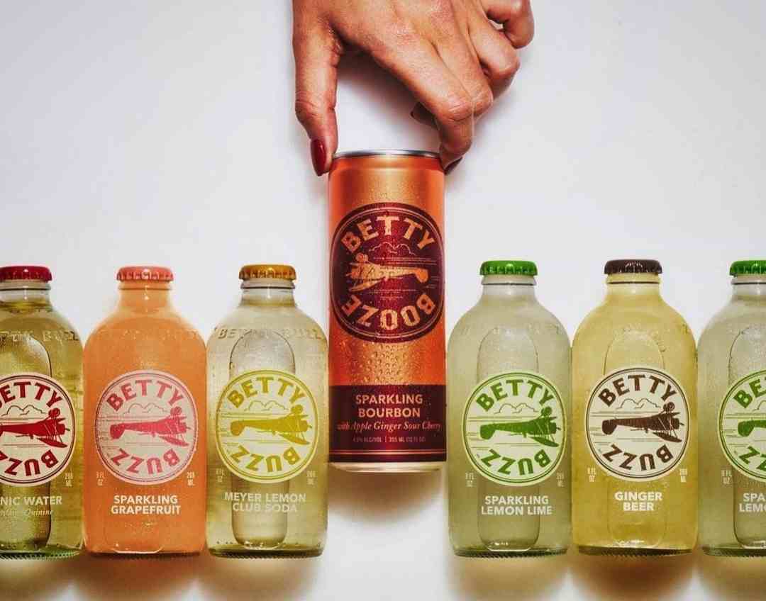 Blake Lively Éblouit avec la Publicité de sa Marque de Boisson ...