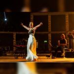 Bouthaina Nabouli entraîne le public de Hammamet dans « Doulicha », entre mémoire de la chanson tunisienne et création contemporaine